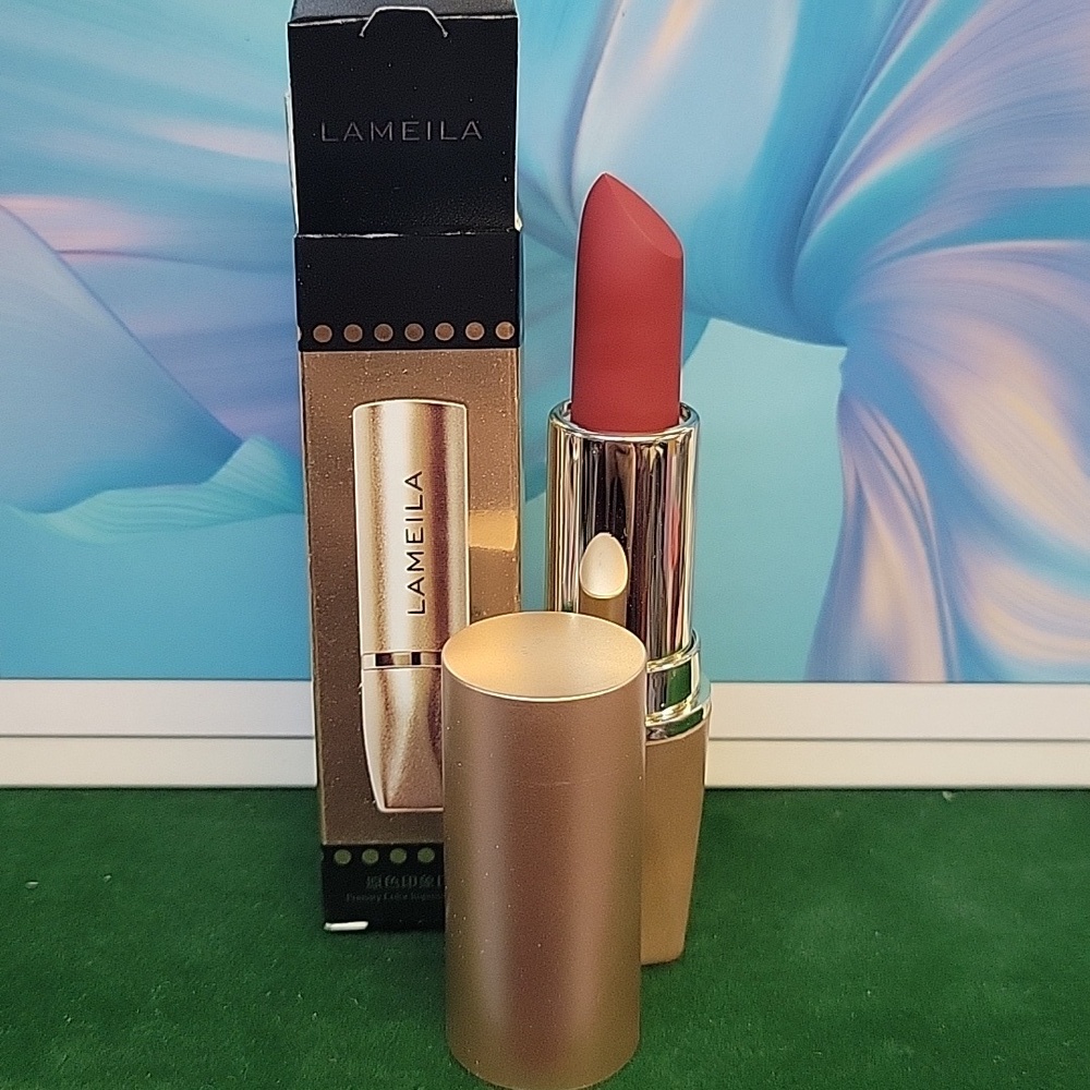 LAMEILA Primary Colour Impression 05 Lipstick 3.8g Pure Silk Satin New in Box